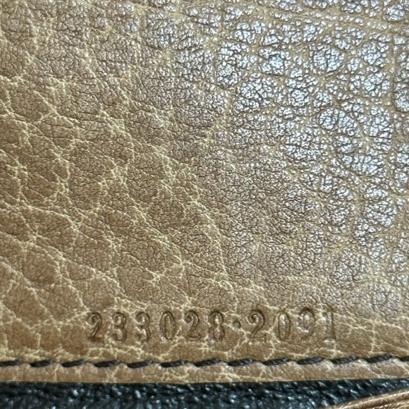 Gucci Classic Brown and Tan GG Wallet - Picture 10 of 12